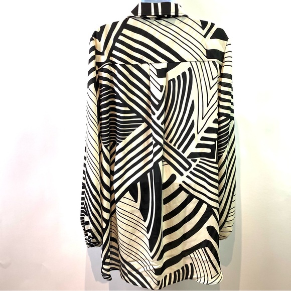 Dennis Basso Womens Top Tunic Black Cream Abstract Print Button Down Sz S - Picture 3 of 9